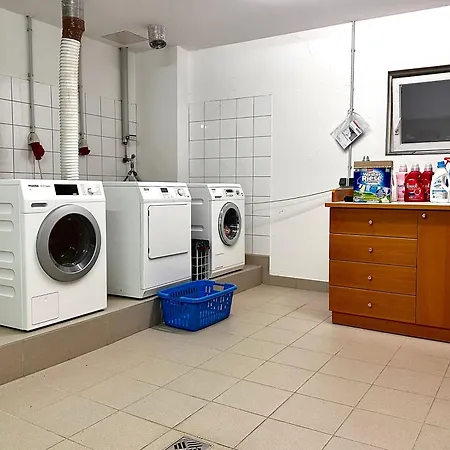 Tivoli Apartments *