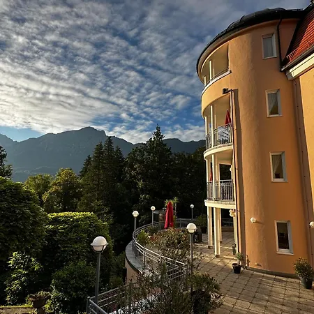 Tivoli Apartments *